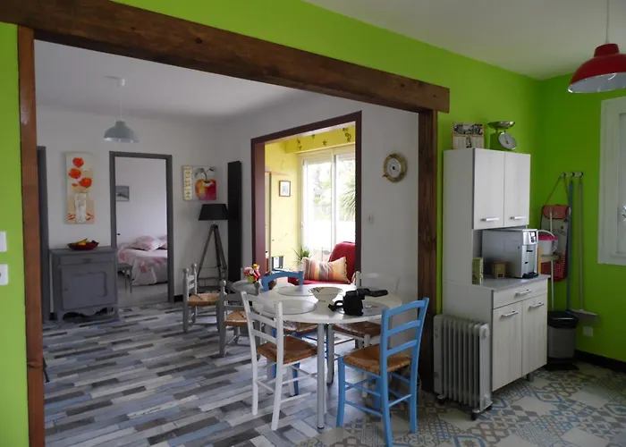 Maison 6 Couchages Près Centre-ville Sur Mer, Animaux Admis - Fr-1-194-430