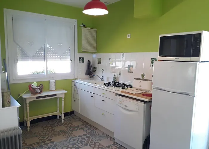 Maison 6 Couchages Près Centre-ville Sur Mer, Animaux Admis - Fr-1-194-430